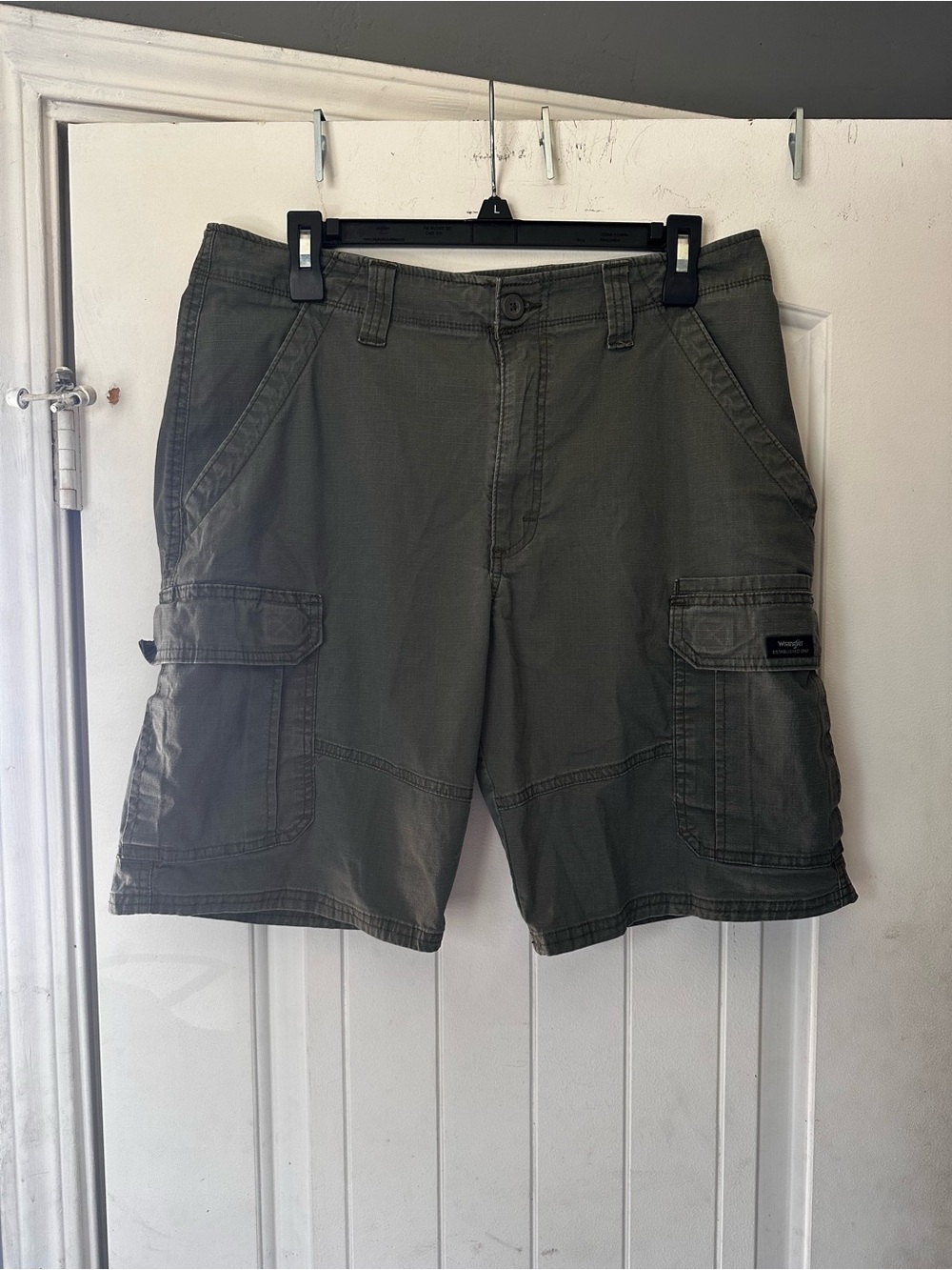 Wrangler Relaxed Fit Olive Green Ripstop Cargo Shorts Mens Size 32